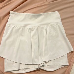 NWOT- Old Navy - White tennis skort